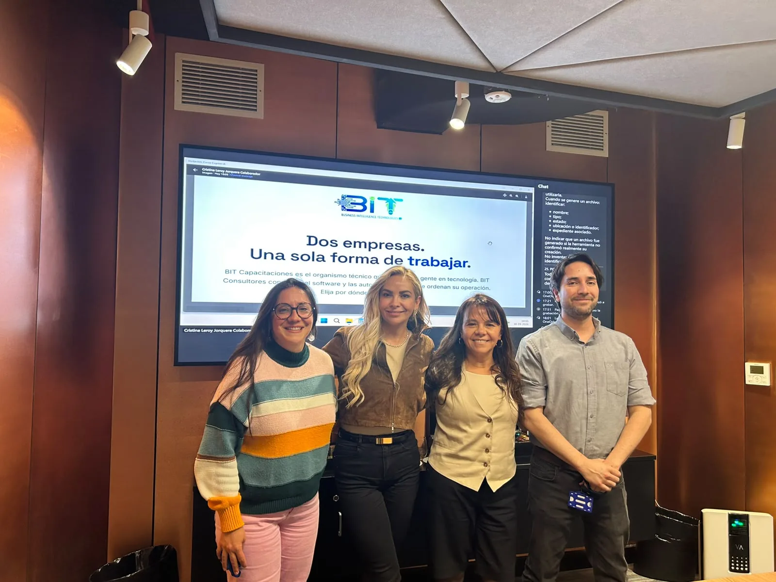 Equipo participante al cierre de un curso de BIT Capacitaciones